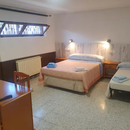 Pensjonat ** Abaca Gijón