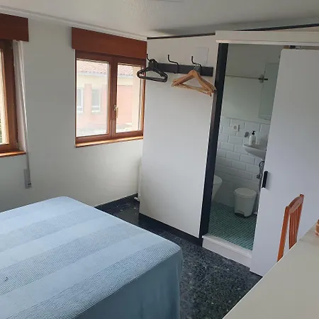 Pensjonat ** Abaca Gijón