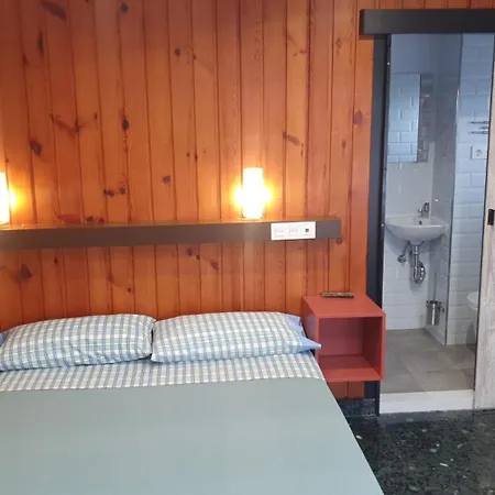 ** Abaca Vendégház Gijón